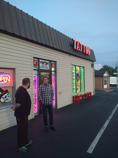 Tattoo Shop «Alley Cat Tattoo», reviews and photos, 990B Reservoir St, Harrisonburg, VA 22801, USA