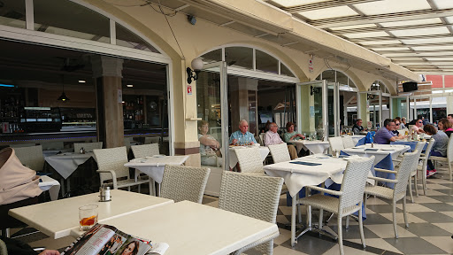 Caribbean Bar - P.º de Maritimo Torremolinos, 16, 29620 Torremolinos, Málaga