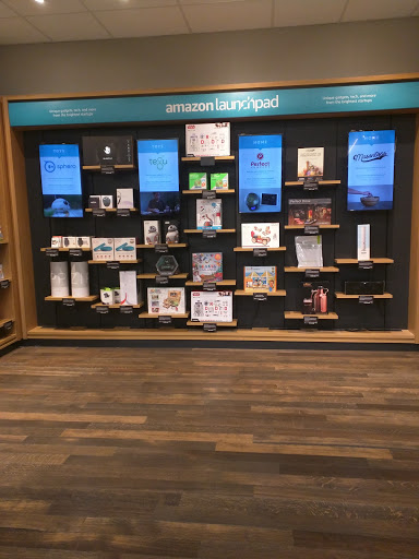 Electronics Store «Amazon Books», reviews and photos, 246 Legacy Pl, Dedham, MA 02026, USA