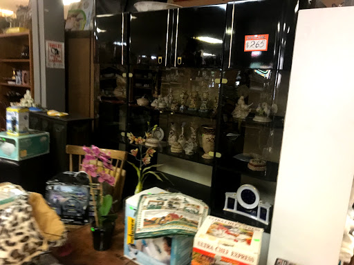 Thrift Store «Genmer Thrift Store and Donation Center», reviews and photos, 6265 Van Nuys Blvd, Van Nuys, CA 91401, USA