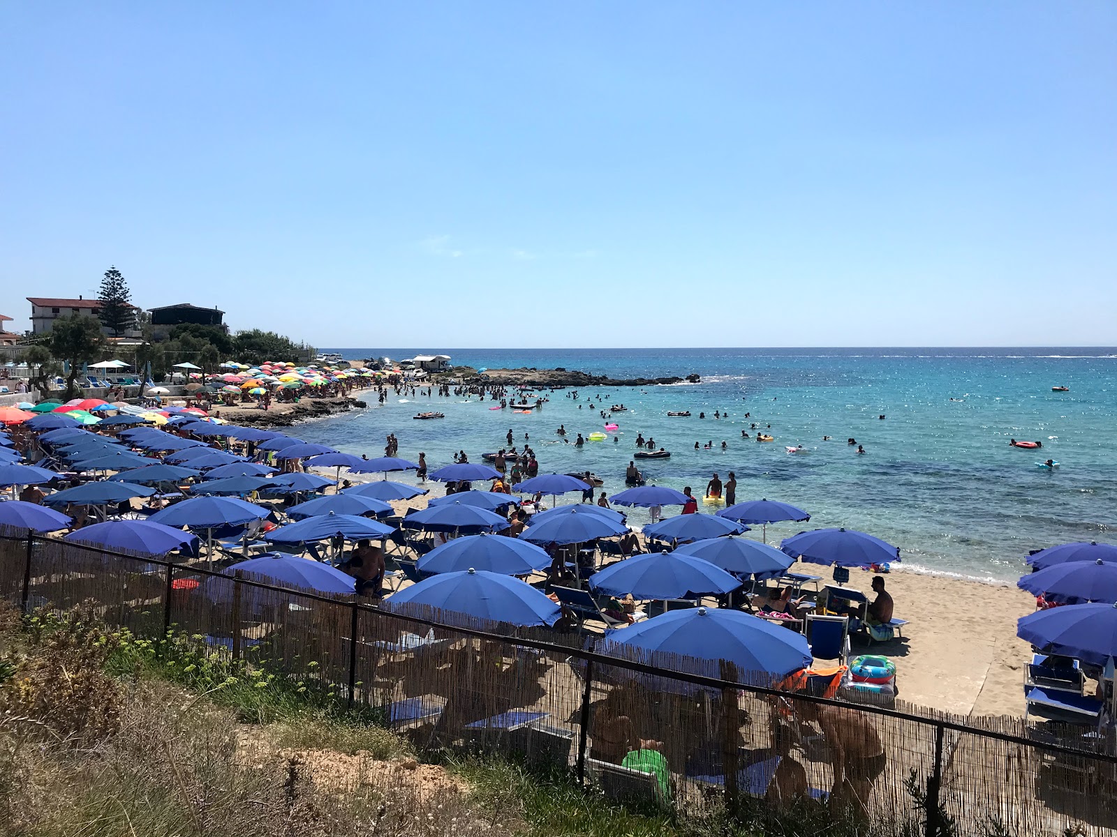 Foto von Spiaggia di Lido Checca mit geräumige bucht