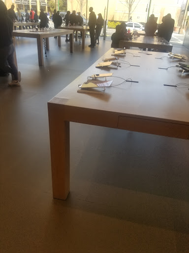 Computer Store «Apple Ridge Hill», reviews and photos, 143 Market Street, Yonkers, NY 10710, USA