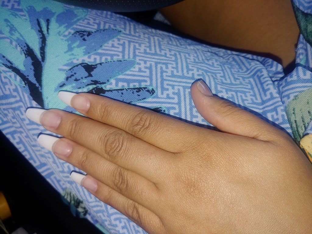 Nails R Us 30296