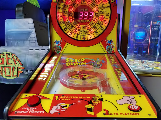 Bowling Alley «Brunswick Zone Glendale Heights», reviews and photos, 558 North Ave, Glendale Heights, IL 60139, USA