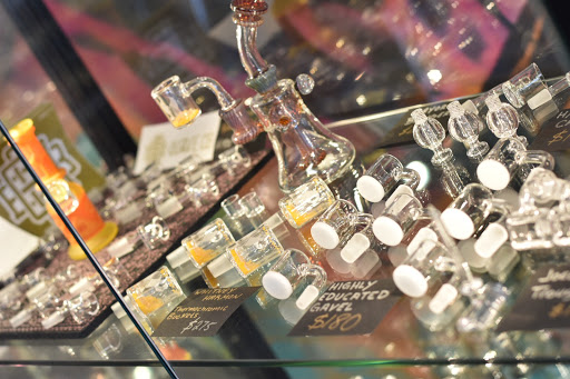 Tobacco Shop «Kazzaz Smoke Shop», reviews and photos, 6355 W Montrose Ave, Chicago, IL 60634, USA