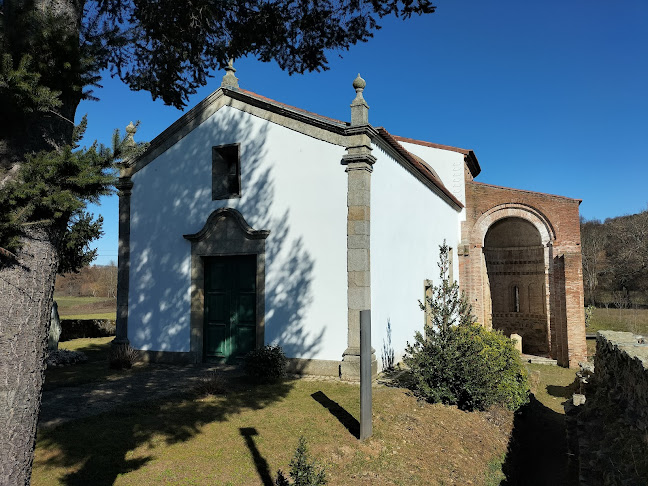 Mosteiro de Castro de Avelãs - Igreja