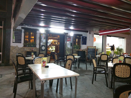 Restaurante La Casa Asador - C. la Corta, 14, 29730 Rincón de la Victoria, Málaga
