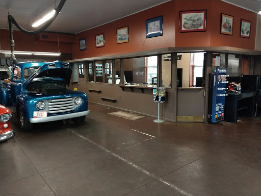 Auto Repair Shop «Palmers Auto Repair», reviews and photos, 14518 SE River Rd, Milwaukie, OR 97267, USA