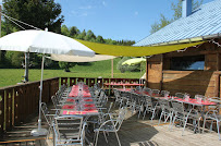 Atmosphère du Restaurant français Le Chalet Du Sire à Les Deserts - n°5