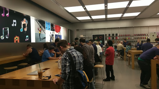 Computer Store «Apple Arden Fair», reviews and photos, 1689 Arden Way, Sacramento, CA 95815, USA