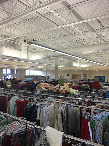 Clothing Store «Goodwill», reviews and photos, 9419-9421 Shelbyville Rd, Louisville, KY 40223, USA