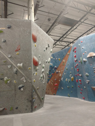 Rock Climbing Gym «Hangar 18 Indoor Climbing Gym - Rancho Cucamonga», reviews and photos, 9004 Hyssop Dr, Rancho Cucamonga, CA 91730, USA