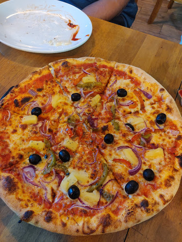 Reviews of Bella Luna Pizzeria in London - Pizza