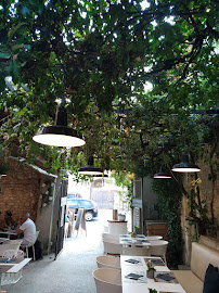 Atmosphère du Restaurant italien Restaurant Karine à Eygalières - n°11