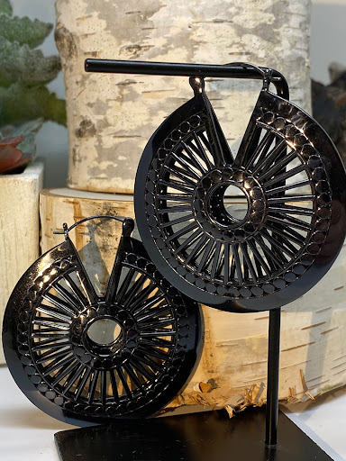 Explore free hand tattoo ideas, creative tattoo ideas in Spokane, available at Moms Custom Tattoo & Body Piercing