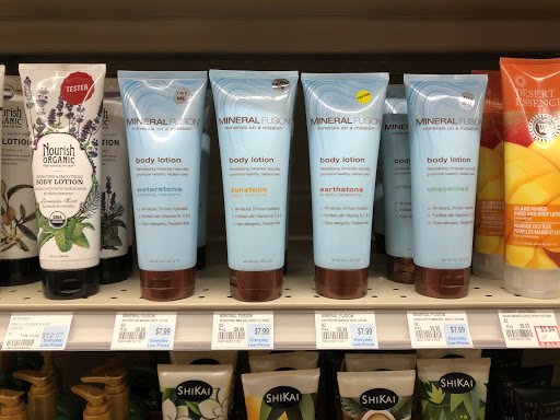 Health Food Store «Fruitful Yield», reviews and photos, 135 N Addison Ave, Elmhurst, IL 60126, USA