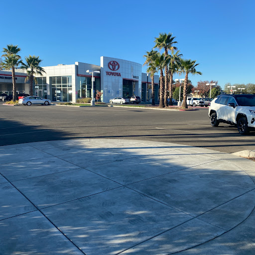 Toyota Dealer «Hanlees Davis Toyota», reviews and photos, 4202 Chiles Rd, Davis, CA 95616, USA