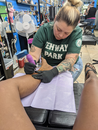 Tattoo Shop «Konkrete Jungle Kustom Tattoo», reviews and photos, 6590 Old Waterloo Rd, Elkridge, MD 21075, USA