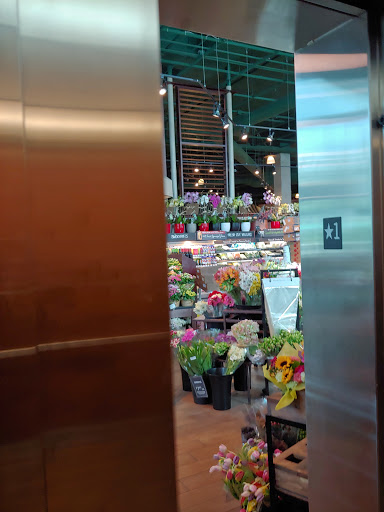 Grocery Store «The Fresh Market», reviews and photos, 1800 West Ave, Miami Beach, FL 33139, USA