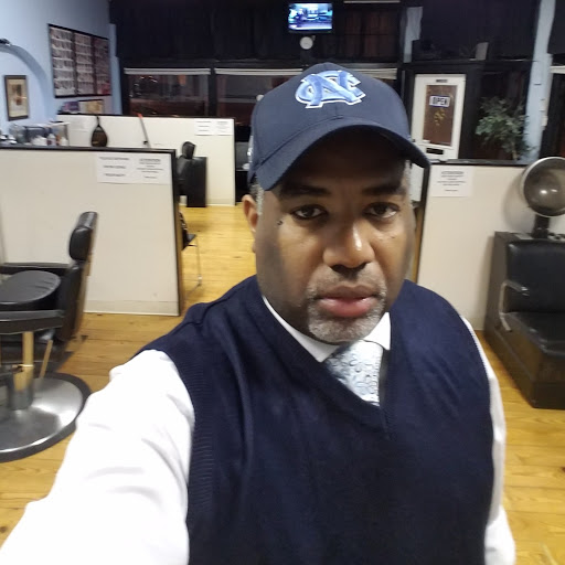 Barber Shop «Praise N Fades Barbershop», reviews and photos, 1119 E Kentucky St, Louisville, KY 40204, USA