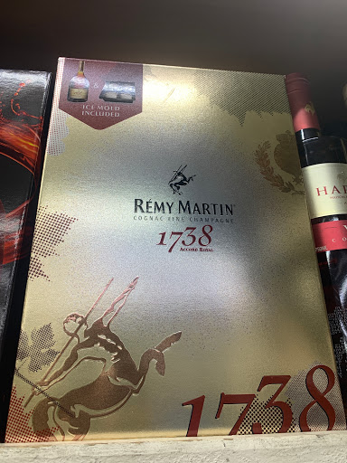 Liquor Store «Peachtree Package Store», reviews and photos, 300 Peachtree St NE # Cs1, Atlanta, GA 30308, USA