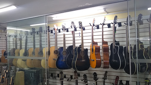 Instrument stores Arequipa