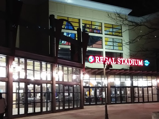 Movie Theater «Regal Cinemas Cantera 17 & RPX», reviews and photos, 28250 Diehl Rd, Warrenville, IL 60555, USA