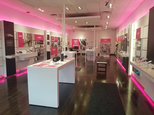 Cell Phone Store «T-Mobile», reviews and photos, 1171 Berkshire Blvd, Wyomissing, PA 19610, USA