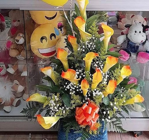 Florist «Blue Daisy Floral & Design», reviews and photos, 102 S Arlington Heights Rd, Arlington Heights, IL 60005, USA