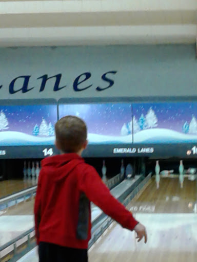 Bowling Alley «Emerald Lanes», reviews and photos, 140 Oakway Rd, Eugene, OR 97401, USA