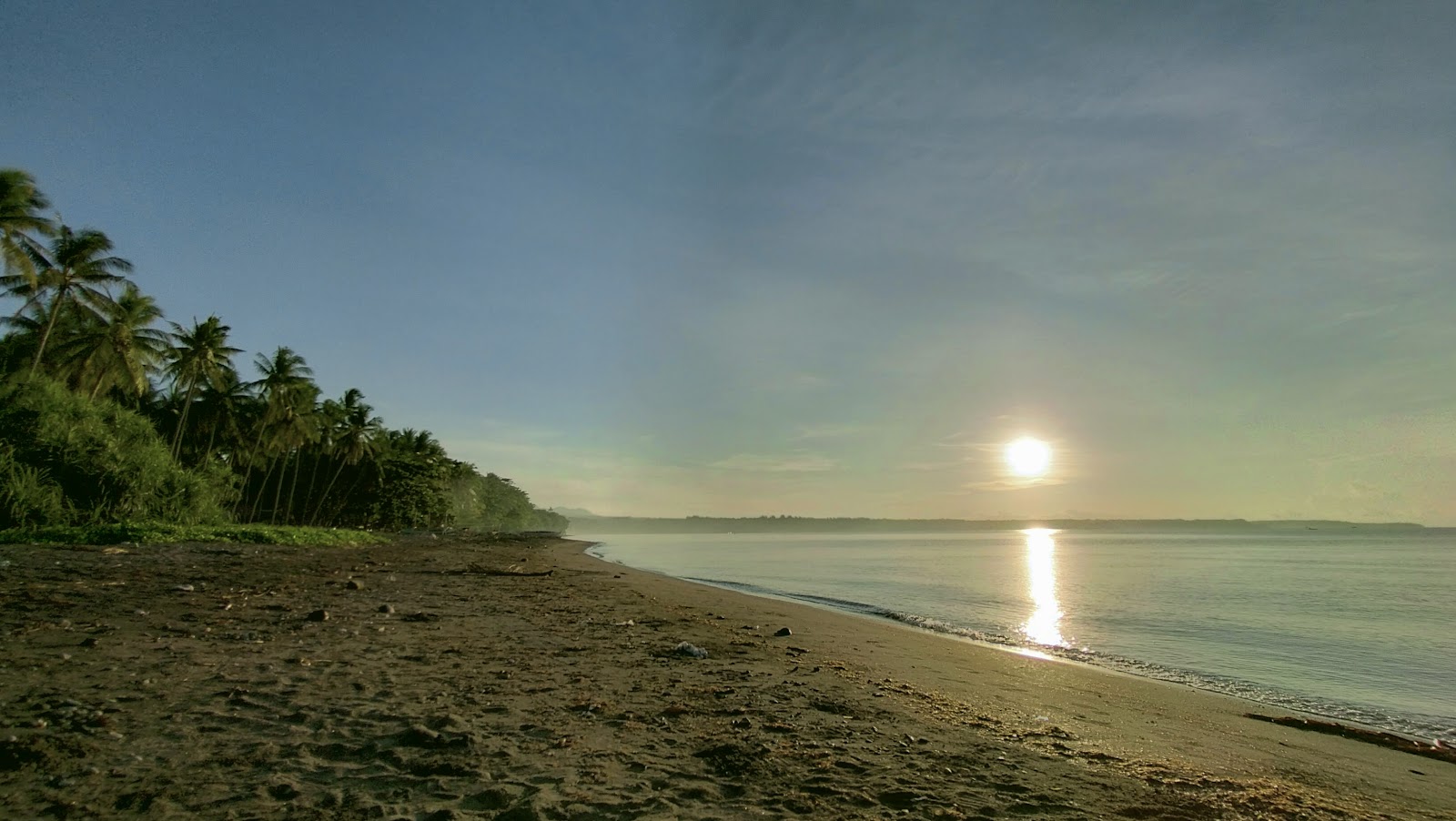 Fotografie cu Sumaliring Beach zonă sălbatică