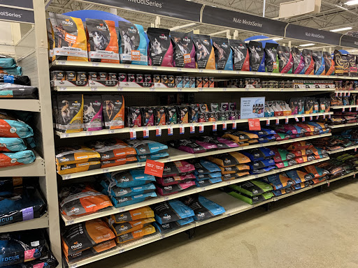 Pet Supply Store «PetSmart», reviews and photos, 20530 E 13 Mile Rd, Roseville, MI 48066, USA