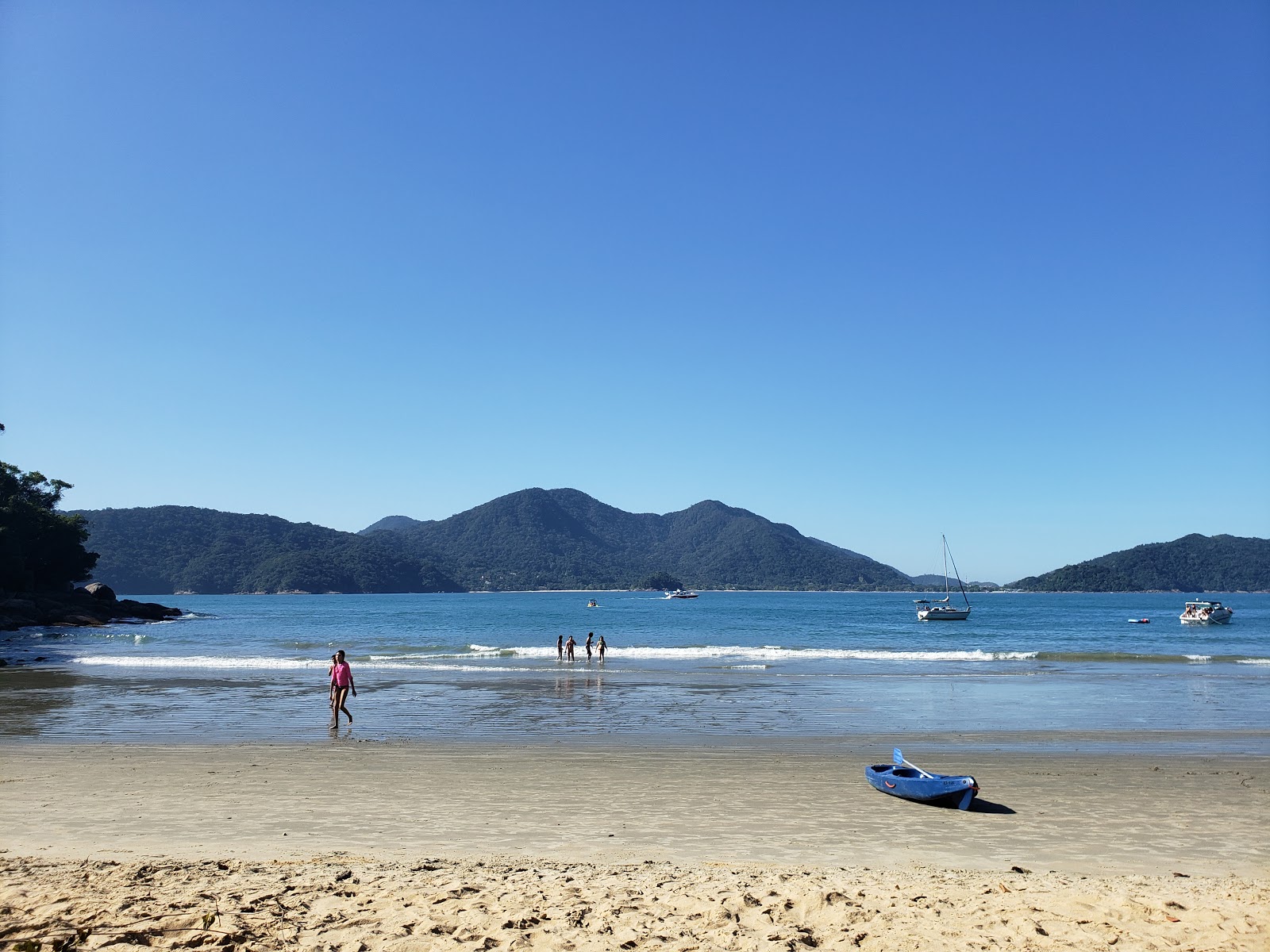 Foto von Praia do Costa mit geräumige bucht