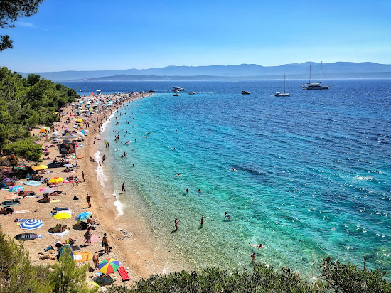 Παραλία Ζλάτνι Ρατ
