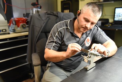 Locksmith «PAYLESS CAR KEYS», reviews and photos, 2035 Victory Blvd, Staten Island, NY 10314, USA