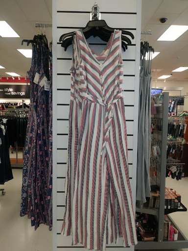 Shopping Mall «New Horizons Shopping Mall», reviews and photos, 961 E 174th St, Bronx, NY 10460, USA