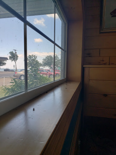 Restaurant «Beach Bums Bar & Eatery», reviews and photos, 35776 Co Hwy 72, Battle Lake, MN 56515, USA