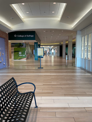 Shopping Mall «Yorktown Center», reviews and photos, 203 Yorktown Shopping Center, Lombard, IL 60148, USA