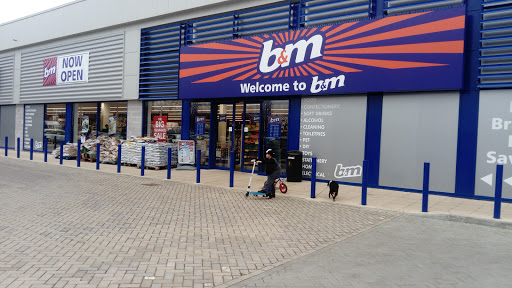 B&M Store