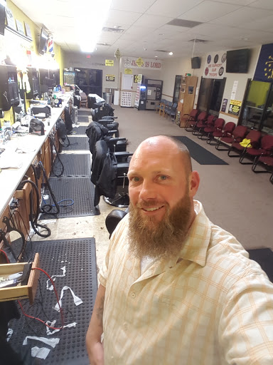 Barber Shop «Avon Barber Shop», reviews and photos, 8401 E US Hwy 36 E, Avon, IN 46123, USA