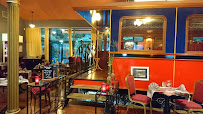 Atmosphère du Restaurant français Restaurant Le Wagon - Casino Partouche Plombières-les-Bains à Plombières-les-Bains - n°11