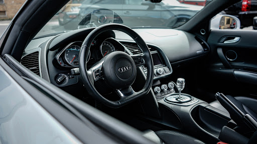 Auto Body Shop «Ultimate Paint Shop», reviews and photos, 28865 Nagel Ct, Lake Bluff, IL 60044, USA