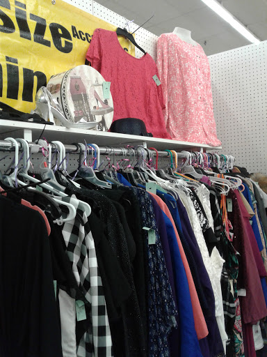 Flea Market «Traderbakers Flea Market», reviews and photos, 2080 Burton Ln, Martinsville, IN 46151, USA