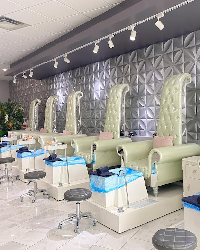 Royal Spa Nails & Lashes