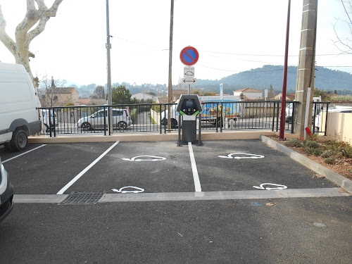 Borne de recharge de véhicules électriques Parking de la coopérative Brignoles