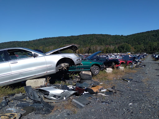 EZ Pull & Save Auto Parts, 2401 Summer Valley Rd, New Ringgold, PA 17960, USA, 