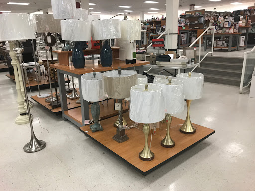 Department Store «T.J. Maxx», reviews and photos, 425 Tunxis Hill Cut Off, Fairfield, CT 06825, USA