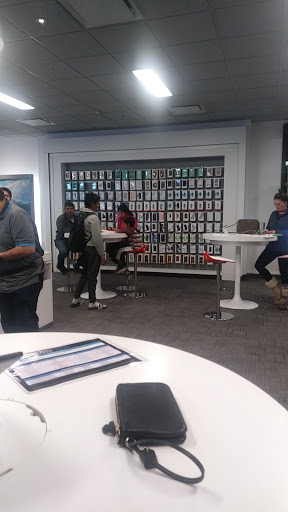 Cell Phone Store «AT&T», reviews and photos, 2805 Naglee Rd #170, Tracy, CA 95304, USA