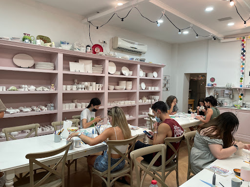 Color Café TLV Paint Your Own Pottery צביעת כלי קרמיקה בתל אביב