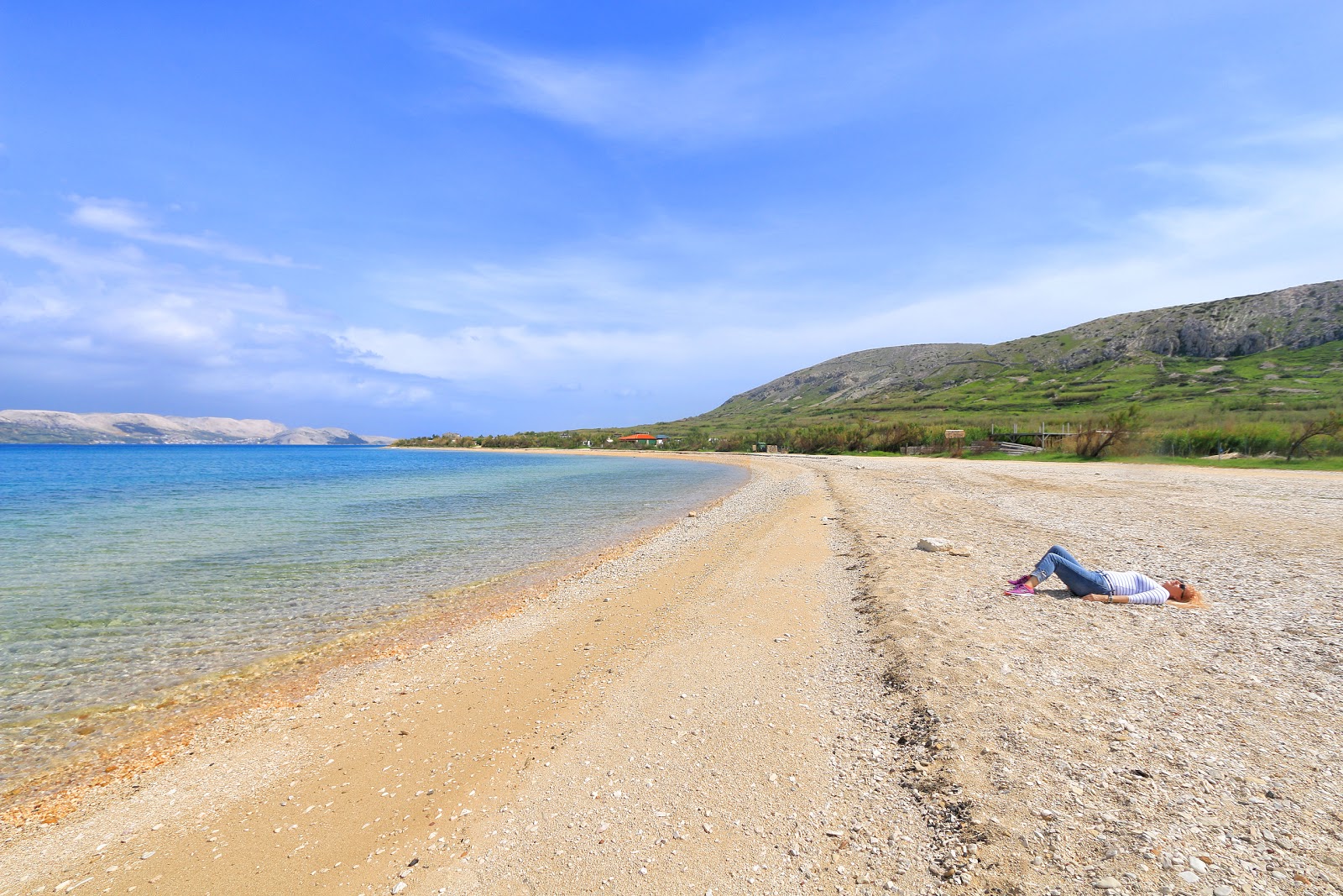 Sveti Duh beach的照片 带有轻卵石表面